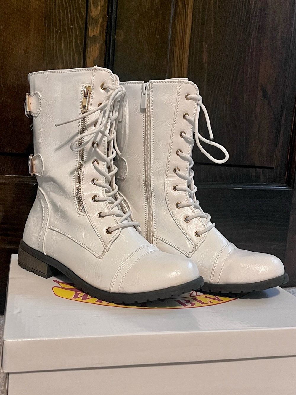 West Blvd. White Lace-Up Combat Boots with Gold Side Zipper, 1” Heel, W Size 9
